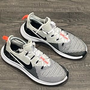 Nike Free TR8 Women's Gym/HIIT/Cross Training Shoe 942888-101 Size 8